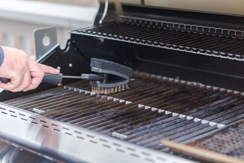 Astuces pour nettoyer sa grille de barbecue – Fermes et Jardins
